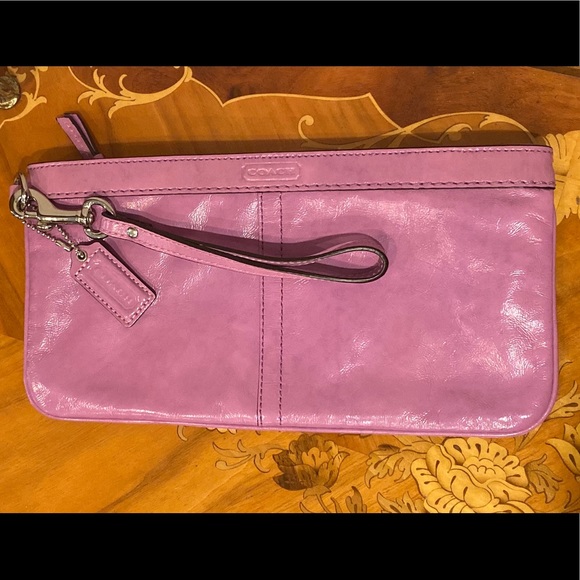 Authentic COACH Wristlet Lavender Leather. - Picture 2 of 8